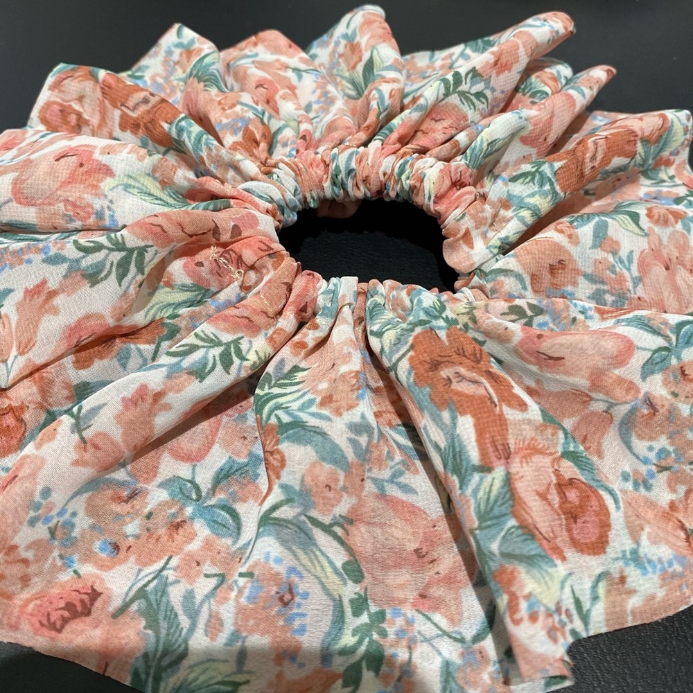 Chic Pink Floral-Patterned Scrunchie Hair Accessory - Picture 4 of 5